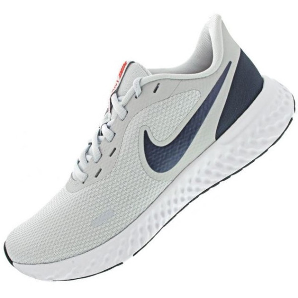 Nike Revolution 5