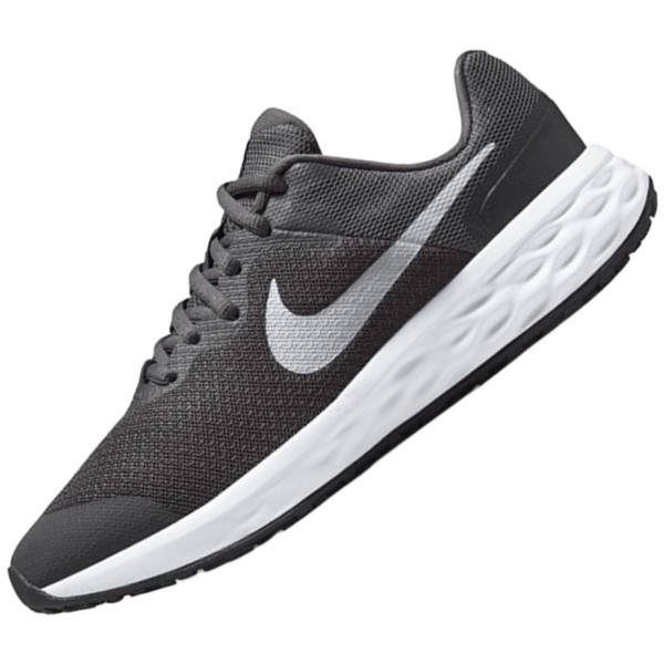 Nike Revolution 6