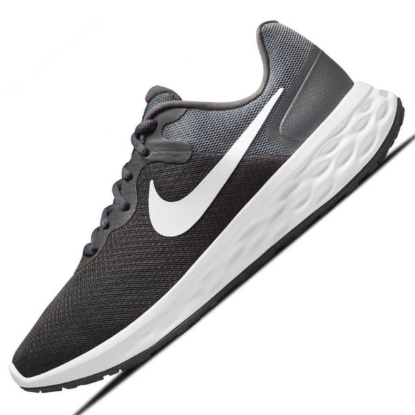 Nike Revolution 6