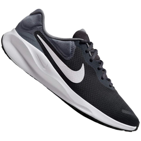 Nike Revolution 7